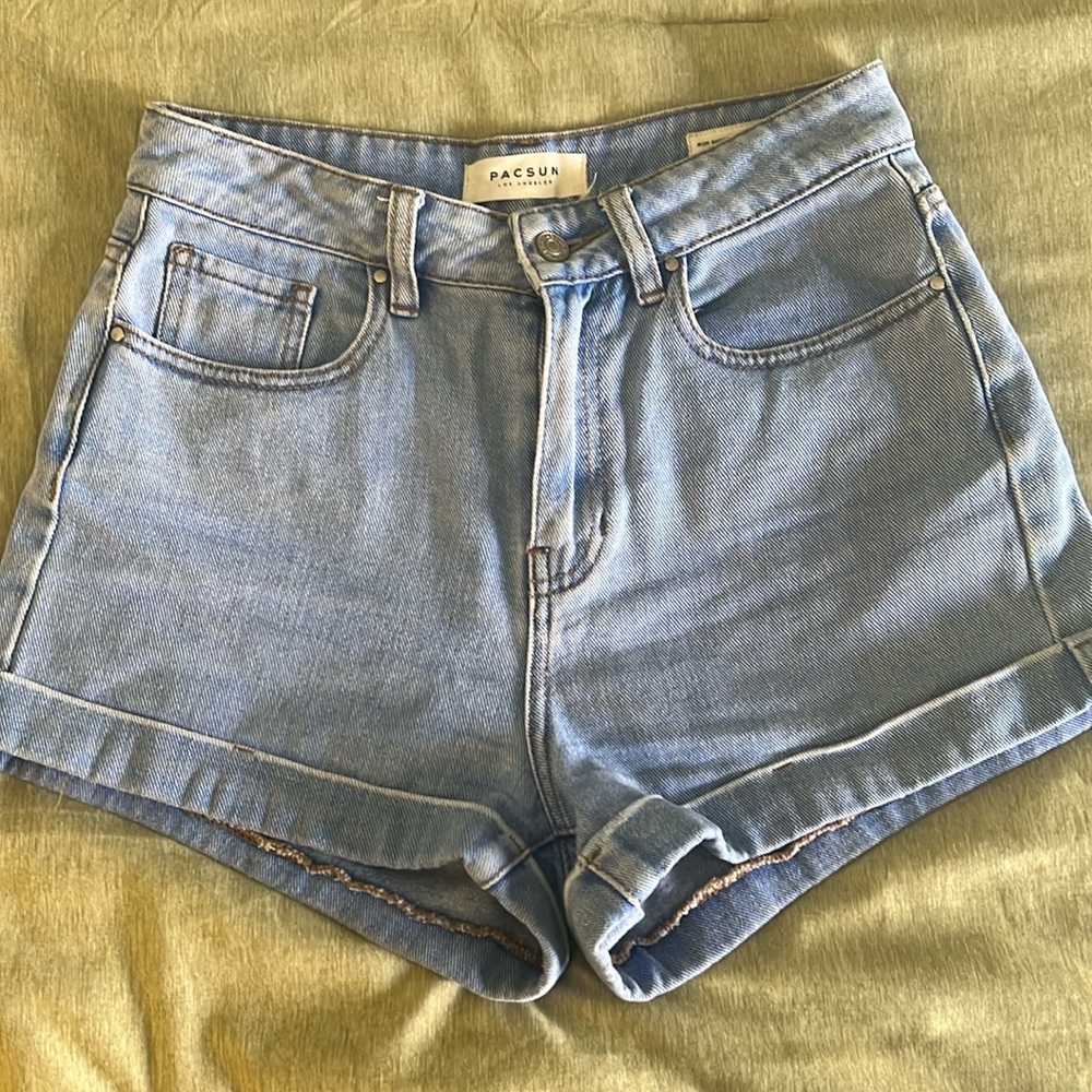 Mom Short